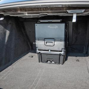 22款奔驰S450L加装小冰箱；出行旅游更方便
