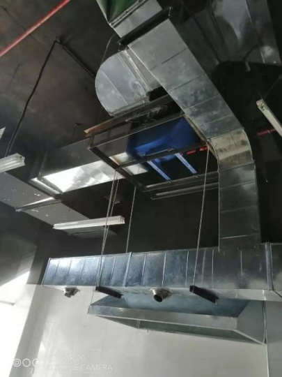 光明新区川菜馆厨房安装不锈钢烟罩排油烟管道设计加工