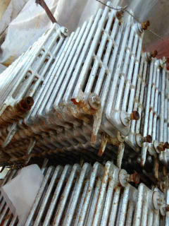 北京市回收旧暖气片.二手暖气片回收.上门拆除回收铸铁暖气片
