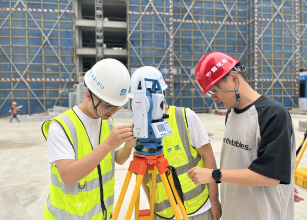 巴中建筑测量班零基础学习全站仪和经纬仪