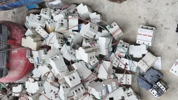 北京回收旧开关电闸-断路器回收-收购库存开关电器