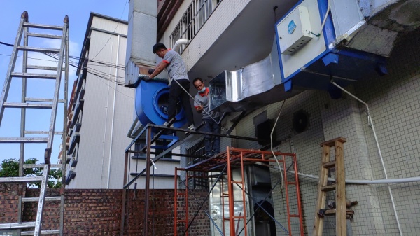惠州市排油烟风机维修安装油烟管道制作川菜馆厨房排烟