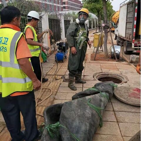 太原专业清理化粪池污水池师傅 清洗下水管道 专业抽粪师傅