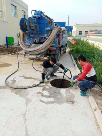 太原市附近专业抽污水抽泥浆抽粪清理化粪池电话