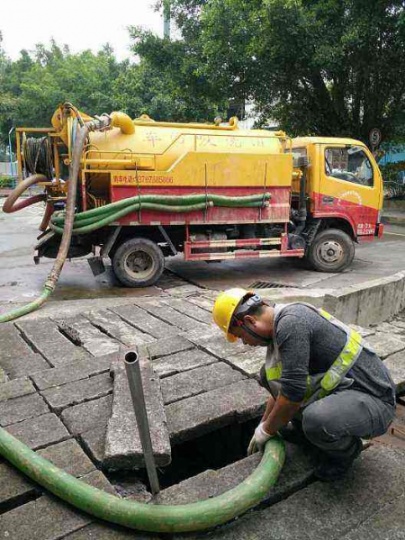 启东管道窨井垃圾清理，专车抽粪吸污，雨污管道疏通清洗