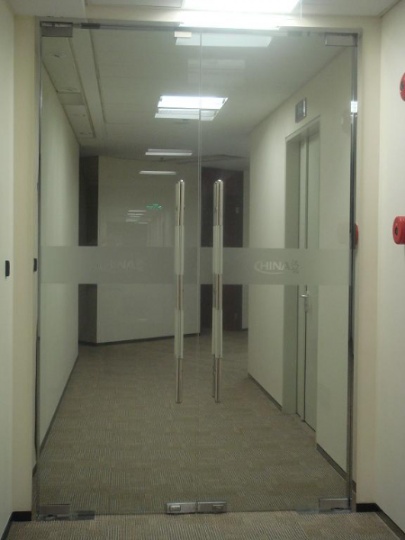 办公室玻璃门感应门安装 丰台区定做钢化玻璃门