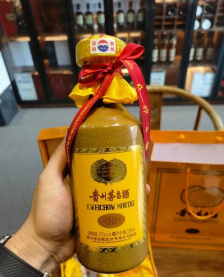 深圳回收兔年茅台酒瓶（虎年茅台酒瓶回收）详情价值