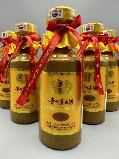 深圳回收50年茅台酒瓶回收30年茅台酒瓶子全国包邮